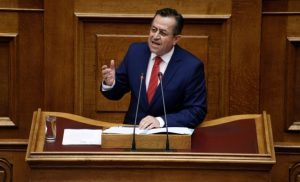 Ν. Νικολόπουλος: Η κυβέρνηση δεν χρησιμοποιεί όλα της τα όπλα για να «πειθαρχήσει» τους καναλάρχες