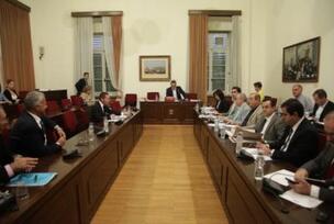 Αμείλικτα ερωτήματα Νικολόπουλου κατά Στουρνάρα