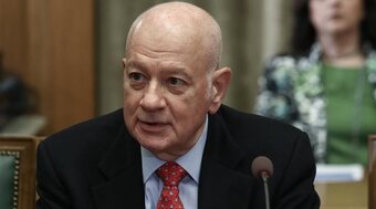 Ο Παπαδημητρίου πήρε πίσω «φωτογραφική» διάταξη για επιχειρηματίες με... μαϊμού δικαιολογητικά