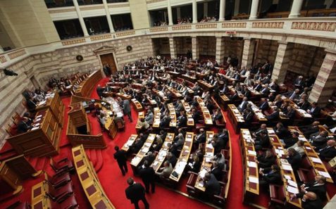 Άρση της βουλευτικής ασυλίας για Νίκο Νικολόπουλο και Νικήτα Κακλαμάνη αποφάσισε η Ολομέλεια