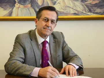 Νίκος Νικολόπουλος: "O ρόλος του Στουρνάρα ως υπερ-υπουργού!"