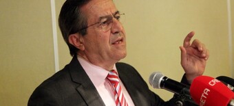 Διπλό χτύπημα Νικολόπουλου για την εισαγωγή στη Σχολή Πυροσβεστών και τα λουκέτα στα σχολεία