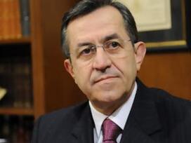 Ο Νίκος Νικολόπουλος ρωτάει τον Τσακαλώτο για τις παράνομες προσλήψεις στον ΕΕΕΠ...
