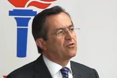 Ν. ΝΙΚΟΛΟΠΟΥΛΟΣ: "Οι εθνοσωτήρες γύρισαν γυμνοί και δαρμένοι από το Παρίσι"