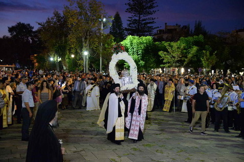 Η Λιτανεία της Τιμίας Κάρας και της Εικόνας του Πρωτοκλήτου στην Πάτρα, ήταν μεγαλειώδης! (φωτο+video)