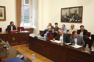 Νίκος Νικολόπουλος: «κ. Πανταλάκη, γιατί υποτιμάτε τον εαυτό σας με την παιδιάστικη απάντηση σας , ότι “απλώς προήδρευα;”»