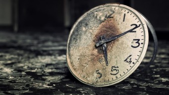 ΕΝΑ ΧΡΟΝΟ ΜΕΤΑ... Ιδού η κατάλληλη ώρα της παραίτησης !