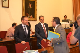 ΤΑ ΕΡΩΤΗΜΑΤΑ ΝΙΚΟΛΟΠΟΥΛΟΥ ΓΙΑ ΔΙΟΙΚΗΤΗ ΤτΕ ΣΤΟΥΡΝΑΡΑ ΣΤΗΝ ΕΞΕΤΑΣΤΙΚΗ ΤΗΣ ΒΟΥΛΗΣ…