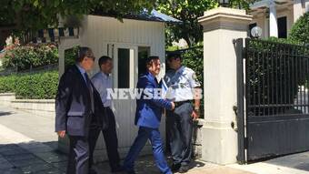 Σε εξέλιξη η συνάντηση Τσίπρα – Νικολόπουλου για τον εκλογικό νόμο (pics+vid)