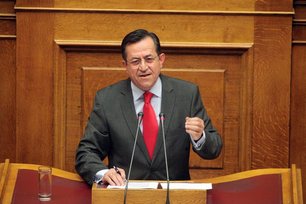 Νίκος Νικολόπουλος: "Έχει λεφτά ο Πελετίδης μόνο για τους 33 συμβασιούχους του Κ.Κ.Ε."!