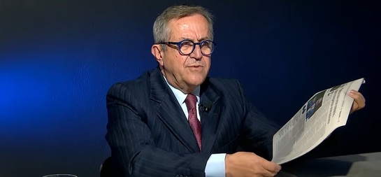 Η απονομιμοποίηση μιας κυβέρνησης που δεν ακούει πια την κοινωνία