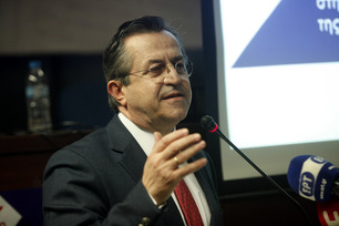 Το ΧΡΙ.Κ.Ε. απαντά στις ανακρίβειες και τις συκοφαντίες του Δ. Κοντομηνά  Το Χριστιανοδημοκρατικό Κόμμα Ελλάδος με αφορμή τις συκοφαντίες του εξεταζόμενου μάρτυρα Δ. Κοντομηνά εις βάρος του Νίκου Νικολόπουλου εξέδωσε την ακόλουθη ανακοίνωση: