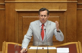 Νικολόπουλος: Αντιφατικές οι απαντήσεις Υπουργών για τη λίστα Μητσοτάκη
