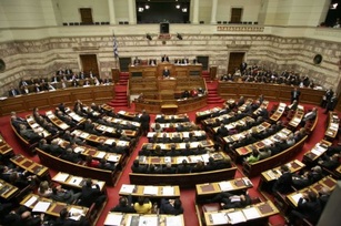 Συνεχίζεται η ψήφιση επώδυνων μέτρων