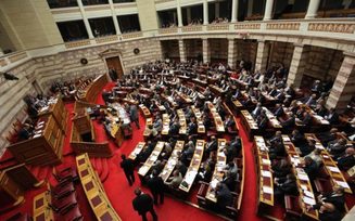 Άρση της βουλευτικής ασυλίας για Νίκο Νικολόπουλο και Νικήτα Κακλαμάνη αποφάσισε η Ολομέλεια