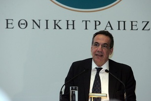 “Σι – θρου” στη διαπλοκή ΜΜΕ – Τραπεζών και κομμάτων! Για ποιων ΜΜΕ τα “δάνεια” ρώτησαν οι βουλευτές