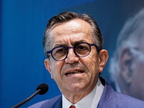Ο κόσμος το ’χει τούμπανο και εμείς κρυφό καμάρι…