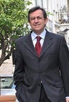 Νίκος Νικολόπουλος: Παγκόσμια Ημέρα ΑμΕΑ ανακοινώσεις, δελτία τύπου,  εξαγγελίες, διαπιστώσεις και διατυπώσεις. Και μετά; Αβυσσαλέο σκοτάδι.   Ο καθένας μόνος του και κάποιοι, δυστυχώς λίγοι,  μαζί να παλεύουν.
