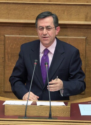 «Να αφήσουν τα παραμύθια με τα ομόλογα και να ομολογήσουν τις δικές τους ατασθαλίες» 