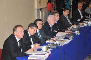 «Θα μας πάρουν και το βόδι»