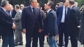 Μια συνάντηση από τα παλιά Ο ΚΩΣΤΑΣ ΚΑΡΑΜΑΝΛΗΣ ΒΡΕΘΗΚΕ ΜΕ ΤΟΝ ΝΙΚΟ ΝΙΚΟΛΟΠΟΥΛΟ