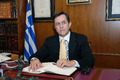 Ν. Νικολόπουλος στο γρραφείο του