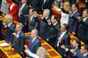 ΣΥΝΑΝΤΗΣΗ ΚΑΙ ΣΥΝΟΜΙΛΙΑ ΤΟΥ ΝΙΚΟΥ ΝΙΚΟΛΟΠΟΥΛΟΥ  ΜΕ ΔΗΜΗΤΡΗ ΡΕΠΠΑ ΚΑΙ ΓΙΑΝΝΗ ΜΑΓΚΡΙΩΤΗ «Το τρένο δεν είναι πολυτέλεια, αλλά... ζωή για την Πάτρα!»