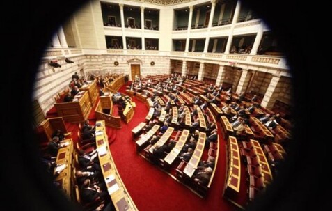 Βουλευτής: «Με απείλησαν ότι θα μου κόψουν με πριόνι το πόδι»