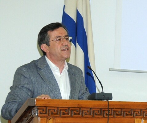 Απεχώρησα από την αίθουσα της Γερουσίας 