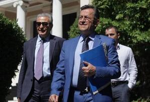 Νίκος Νικολόπουλος: "Ο πολιτικός κόσμος προ των ευθυνών του"