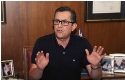 ΑΣΥΛΙΑ ΥΨΟΥΣ 30 εκ. ευρώ ΑΠΟ ΣΑΜΑΡΑ ΣΤΑ ΤΡΩΚΤΙΚΑ του ΠΑΣΟΚ».  Ο  Νίκος Νικολόπουλος στην Βουλή για το θέμα του κυβερνητικού κουκουλώματος της γιγαντιαίας ρεμούλας του Παγκοσμίου Πρωταθλήματος Στίβου “Αθήνα 1997”.