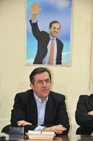 «Η μεθαυριανή παρουσία του προέδρου της ΝΔ Αντώνη Σαμαρά στο Ζάππειο ΙΙ, θα σημάνει την αφετηρία της πολιτικής ανατροπής καθώς θα αναδείξει ότι υπάρχει «υπεύθυνος λόγος» και «τεκμηριωμένη, πειστική εναλλακτική πρόταση για έξοδο από την κρίση»