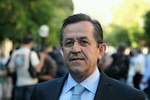 Νίκος Νικολόπουλος: Απαράδεκτο Έλληνες να κρατούν την σημαία «Δυτικής Θράκης» (Τουρκικής έμπνευσης)
