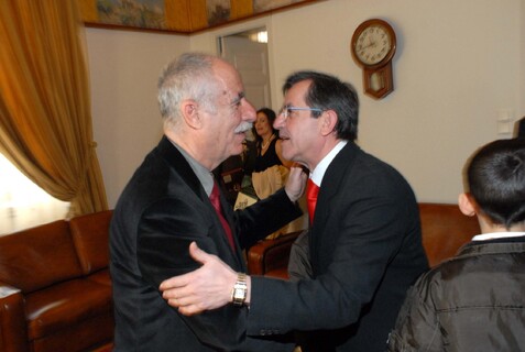«Καμπάνες και σειρήνες ζητούν αυτιά!!» 