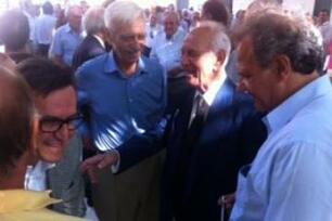 Ο Νικολόπουλος στην ταφή του Γ. Κατσιφάρα στο Καλέντζι