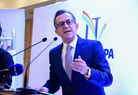 Νίκος Νικολόπουλος: «Ούτε δεξιά, ούτε αριστερά, μόνο μπροστά με το κόμμα των Πατρινών»