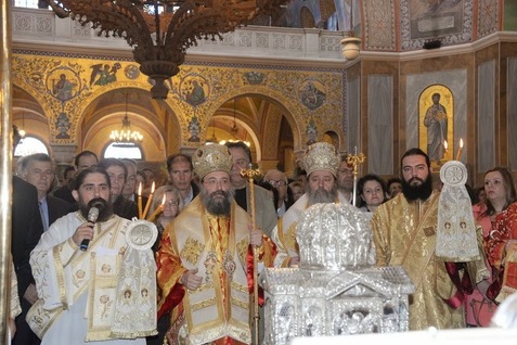 Θάλασσα εὐλαβείας στήν ἑορτή τῶν Ἀχαιῶν Ἁγίων, στήν Πάτρα.