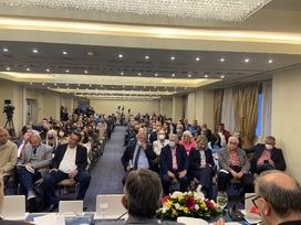Οι ΓΑΛΑΖΙΟΙ ΒΑΖΟΥΝ ΒΟΜΒΑ ΣΤΟ ΣΥΝΕΔΡΙΟ ΤΩΝ ΑΛΑΛΩΝ ΣΥΜΒΙΒΑΣΜΕΝΩΝ ΤΟΥ ΚΟΥΛΗ Η αμφισβήτηση ξεκίνησε από τη Θεσσαλονίκη!