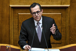 Ομαδική παραίτηση βουλευτών: Το «όπλο» για να σωθεί η Μακεδονία!