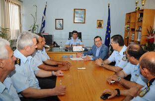 ΕΠΙΣΚΕΨΗ Ν. ΝΙΚΟΛΟΠΟΥΛΟΥ ΣΤΗΝ ΑΣΤΥΝΟΜΙΚΗ Δ/ΝΣΗ ΑΧΑΪΑΣ  «Όποιοι θέλουν άοπλη την Αστυνομία,  προσβάλλουν τους αστυνομικούς αλλά και τη κοινωνία!»