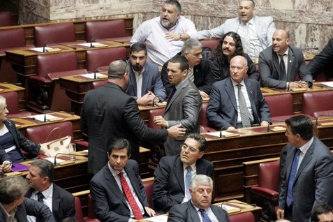 Υπέρ της άρσης ασυλίας των χρυσαυγιτών από 223 βουλευτές - Παρών ψήφισε ο Νικολόπουλος