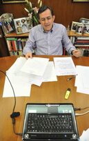 Ένας πολιτικός στο διαδίκτυο.