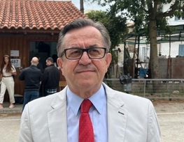 Πολιτική κατρακύλα των συστημικών κομμάτων φέρνει ο «μαύρος Σεπτέμβρης