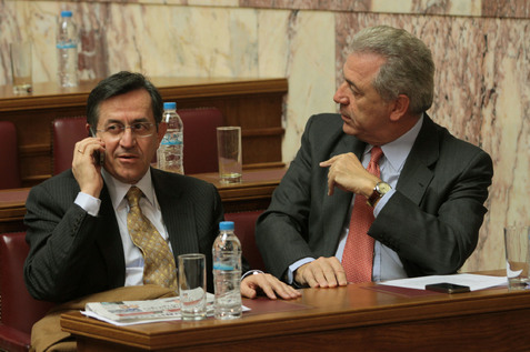 Μνημονιακοί και αντιμνημονιακοί.