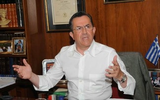 Νίκος Νικολόπουλος: Ρυθμίσεις δανείων μόνο για όσα... "βλέπει η πεθερά"!!!!!