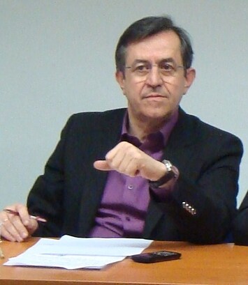 Δεν σχολιάζω συναδέλφους. Πόσο μάλλον όταν είναι και τέως !!!!!