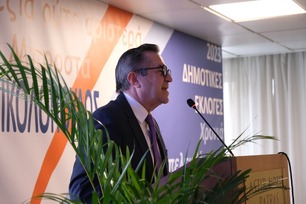 Κύριε δήμαρχε Πελετιδη είναι αλήθεια ή ψέματα ότι ακόμα και μετά την αποκαλυψη οι 40 συνταξιούχοι συνεχίζουν να εργάζονται στη ΔΕΥΑΠ ;