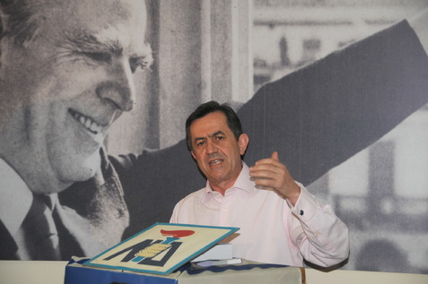 Συνάντηση για ελεύθερη συζήτηση με στελέχη της νέας γενιάς