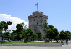 Ένα ΧΡΙΣΤΙΑΝΟΔΗΜΟΚΡΑΤΙΚΟ ξεκίνημα, έγινε και στη Θεσσαλονίκη, στηριγμένο μόνον στα νιάτα της συμπρωτεύουσας.