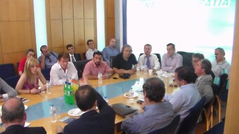 ΕΙΝΑΙ ΚΟΙΝΗ ΕΥΘΥΝΗ ΟΛΩΝ ΜΑΣ ΝΑ ΠΡΟΣΘΕΣΟΥΜΕ ΣΤΙΣ ΥΠΟΧΡΕΩΣΕΙΣ ΜΑΣ ΤΙΣ ΑΝΑΓΚΑΙΕΣ ΠΟΛΙΤΙΚΕΣ ΓΙΑ ΤΗΝ ΑΝΑΠΤΥΞΗ ΚΑΙ ΤΗΝ ΑΝΤΙΜΕΤΩΠΙΣΗ ΤΗΣ ΑΝΕΡΓΙΑΣ
